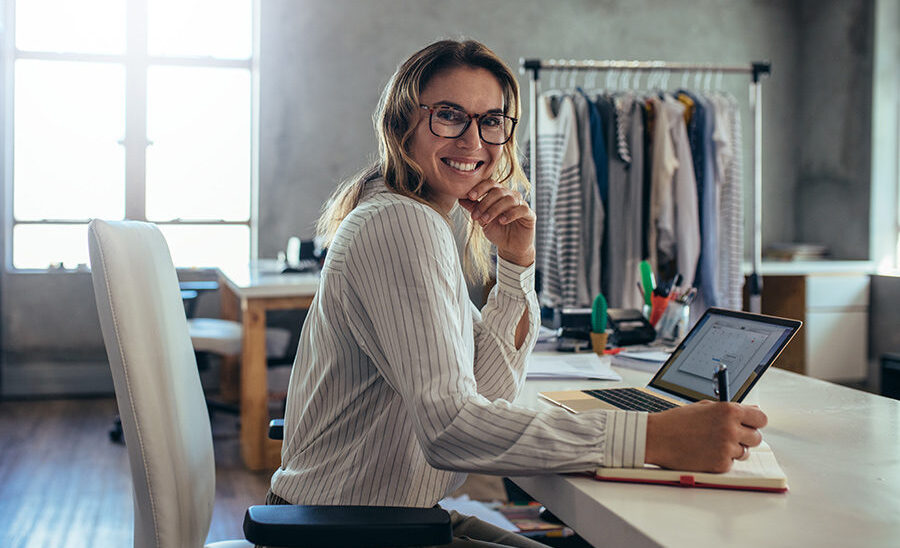 cropped-cropped-woman_ecommerce.jpg